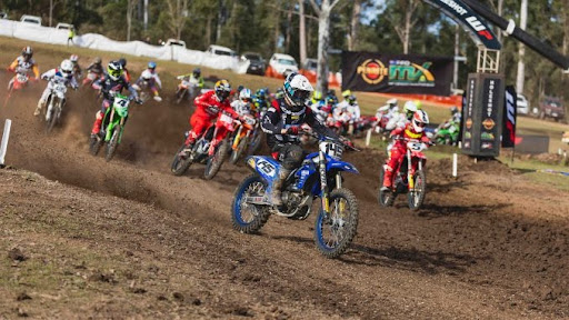 dirt bike racing